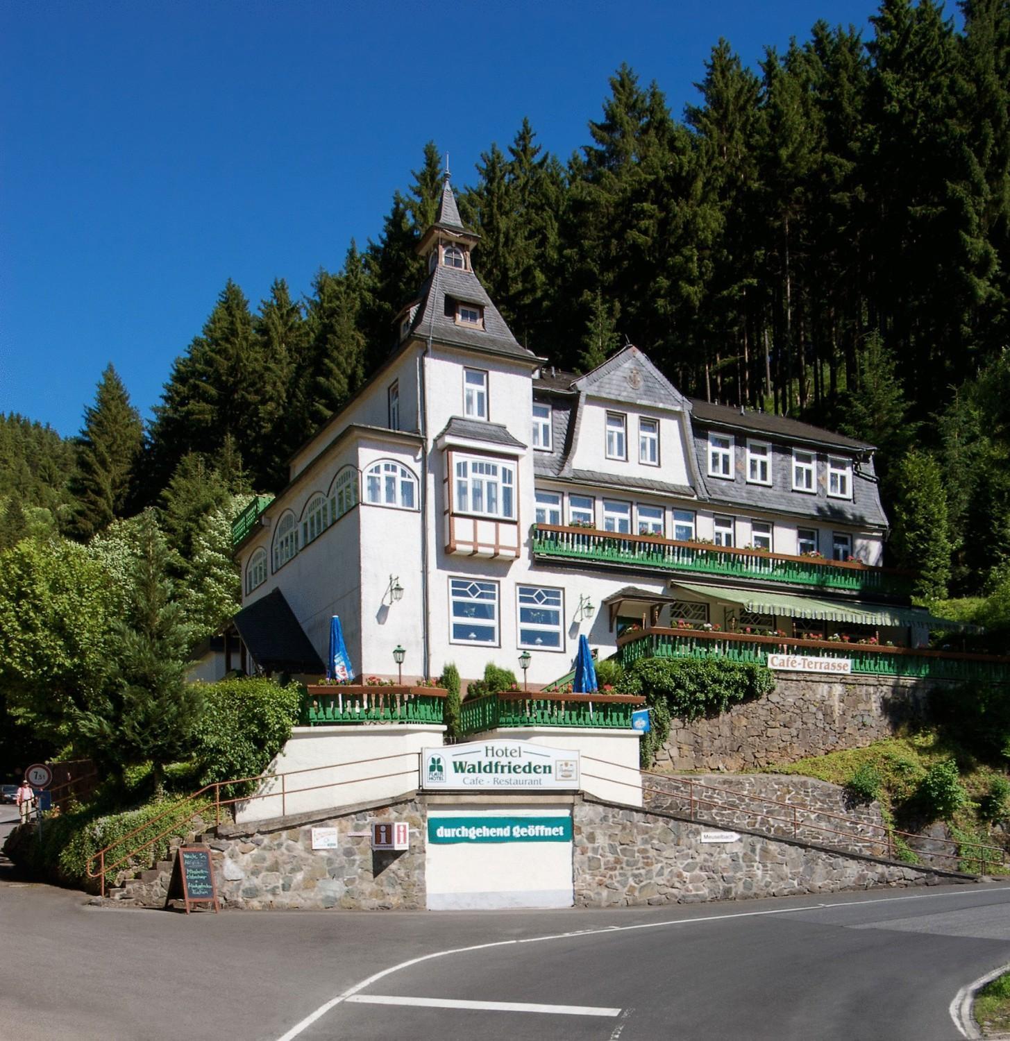 Flair-Hotel Waldfrieden Schwarzatal ภายนอก รูปภาพ