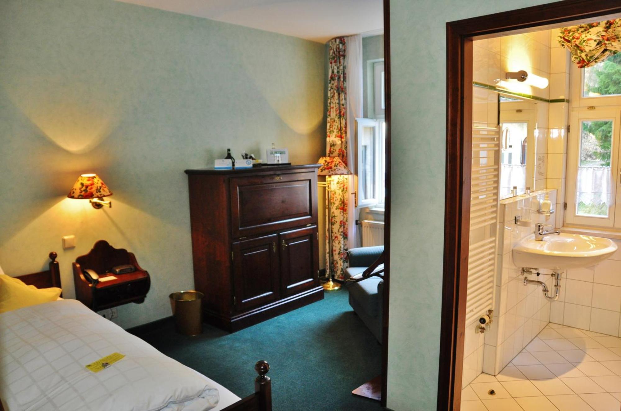 Flair-Hotel Waldfrieden Schwarzatal ห้อง รูปภาพ