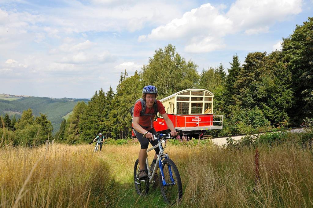 Flair-Hotel Waldfrieden Schwarzatal ภายนอก รูปภาพ