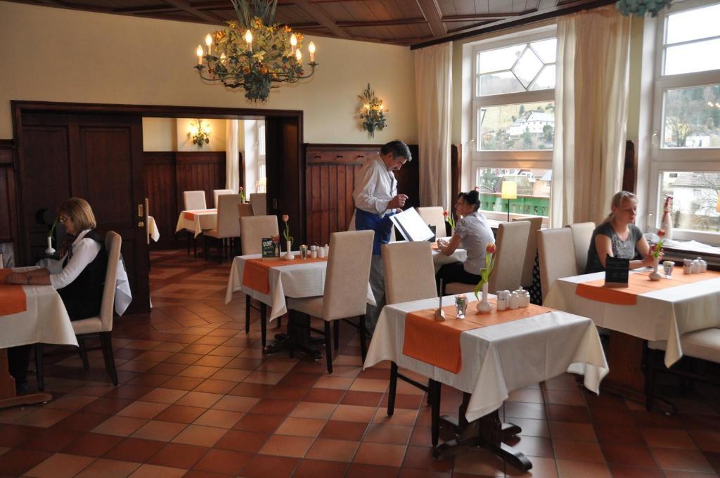 Flair-Hotel Waldfrieden Schwarzatal ภายนอก รูปภาพ
