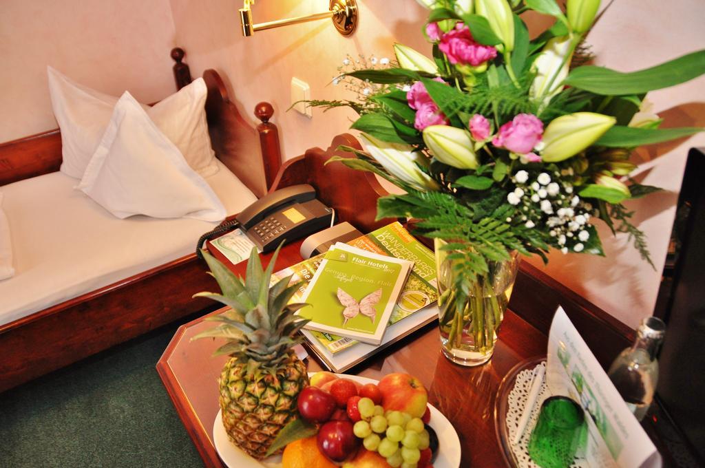 Flair-Hotel Waldfrieden Schwarzatal ภายนอก รูปภาพ