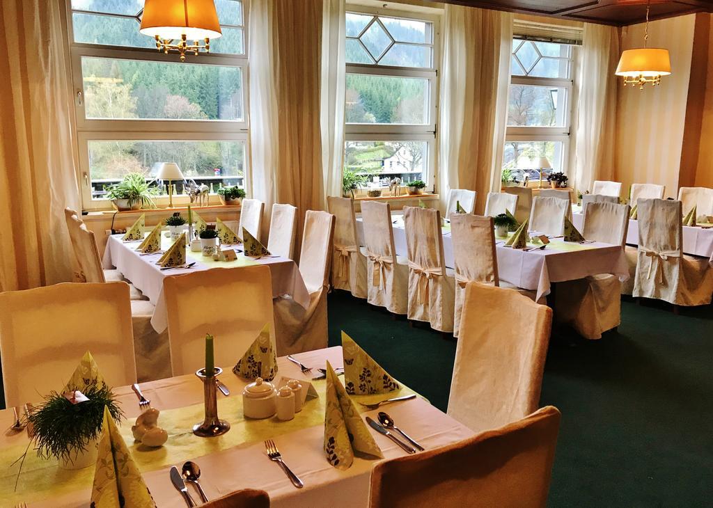 Flair-Hotel Waldfrieden Schwarzatal ภายนอก รูปภาพ