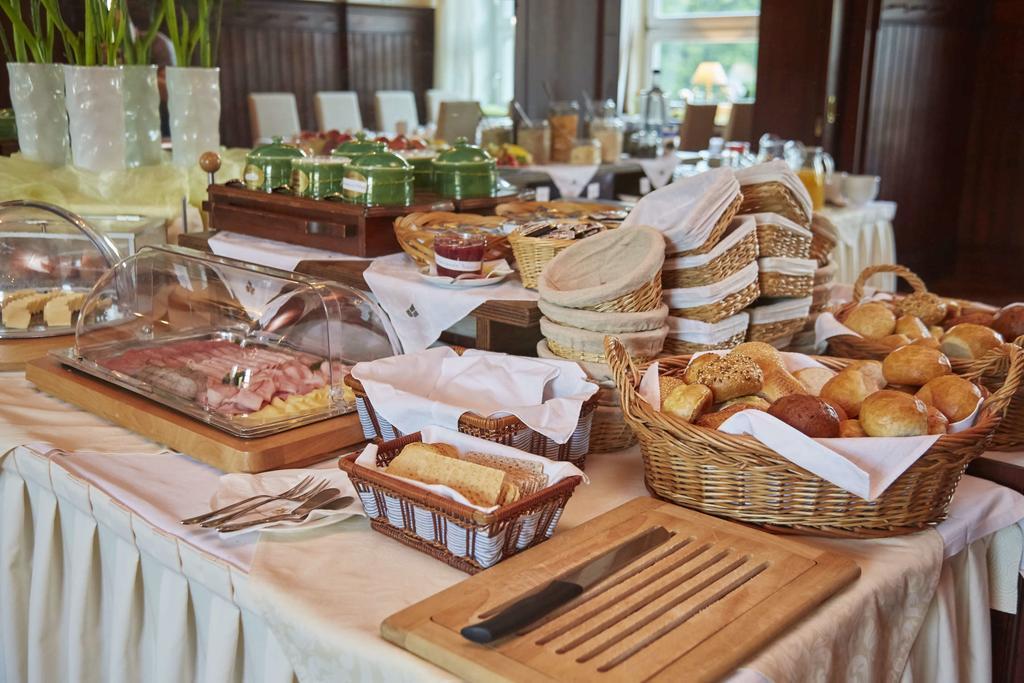 Flair-Hotel Waldfrieden Schwarzatal ภายนอก รูปภาพ