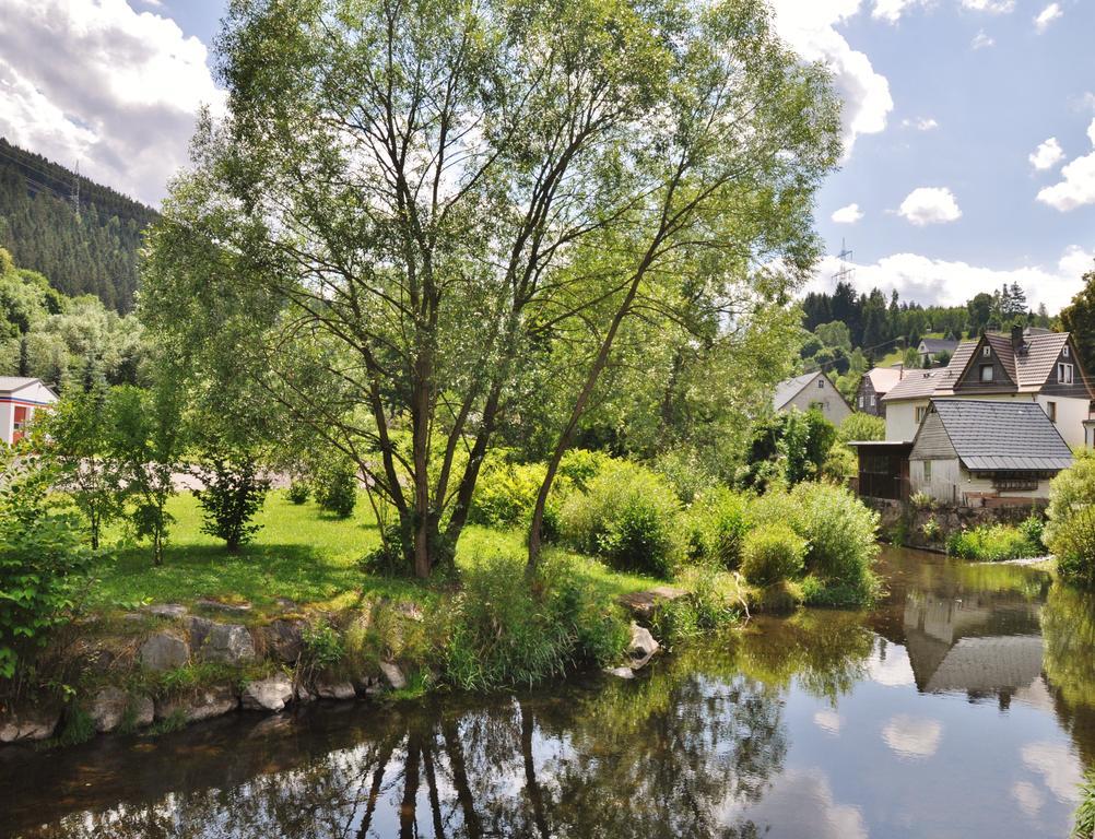 Flair-Hotel Waldfrieden Schwarzatal ภายนอก รูปภาพ