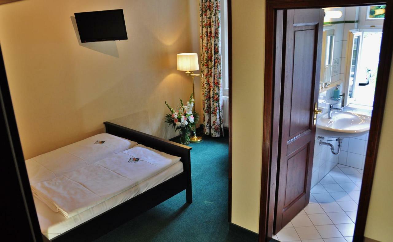 Flair-Hotel Waldfrieden Schwarzatal ภายนอก รูปภาพ