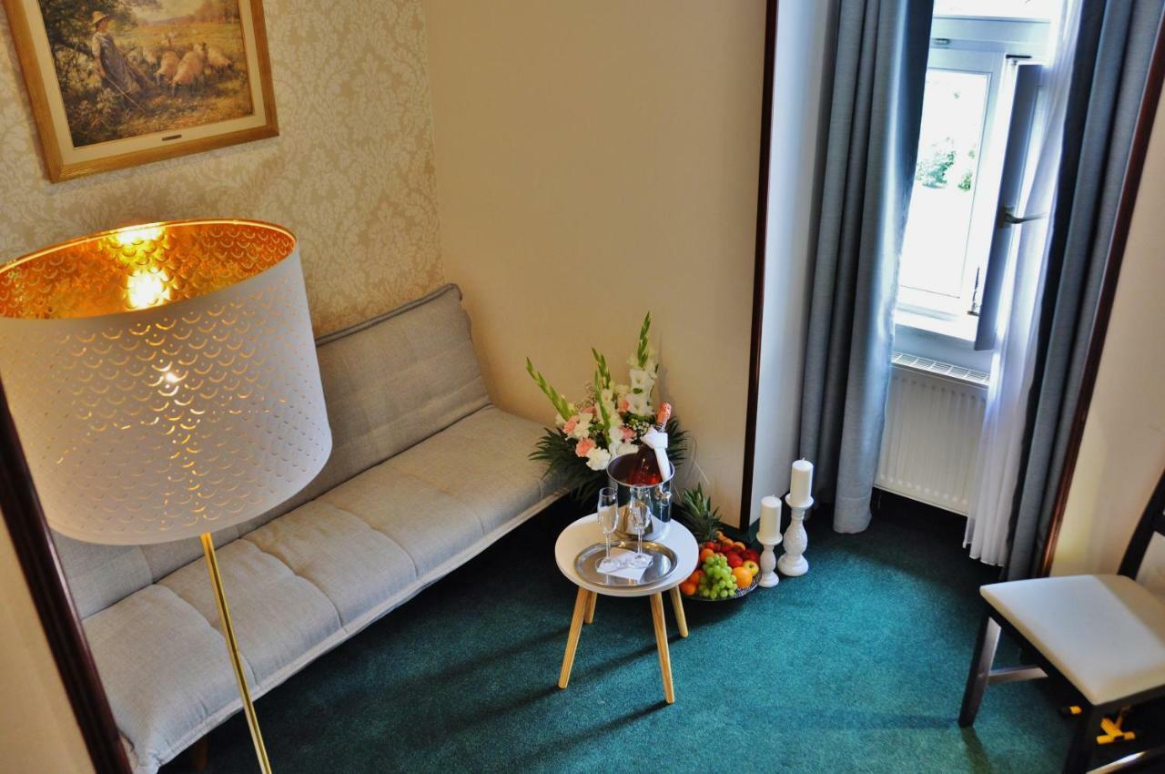 Flair-Hotel Waldfrieden Schwarzatal ภายนอก รูปภาพ