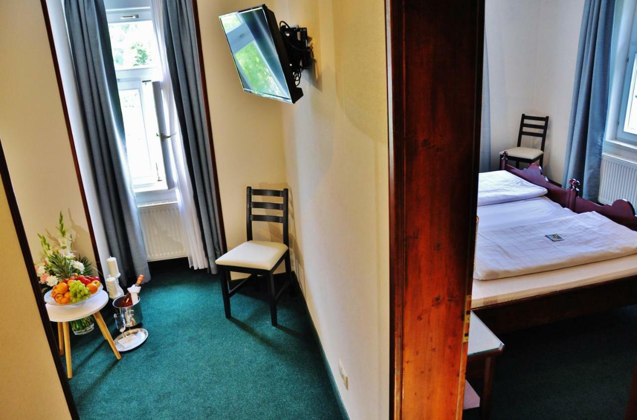 Flair-Hotel Waldfrieden Schwarzatal ภายนอก รูปภาพ