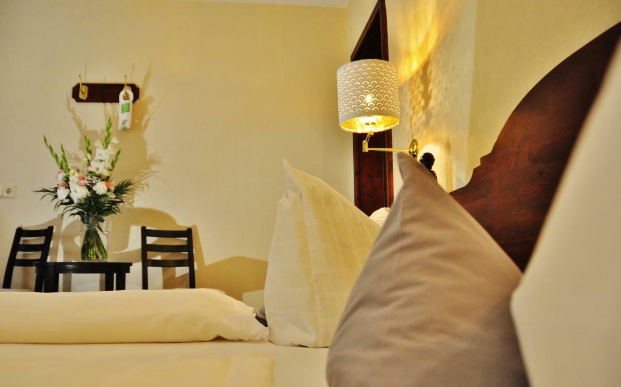 Flair-Hotel Waldfrieden Schwarzatal ภายนอก รูปภาพ